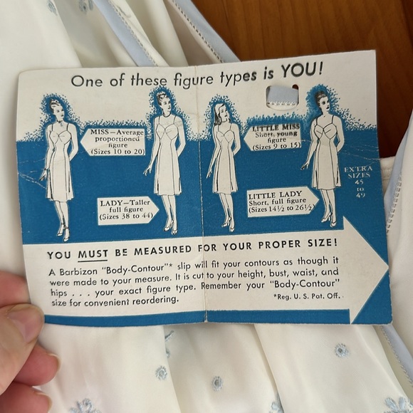 Vintage Barbizon rayon crêpe nightgown For taller women - Picture 4 of 9